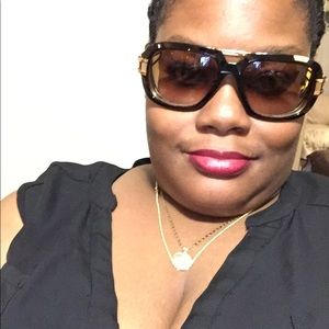 Meet your Posher, Natasha